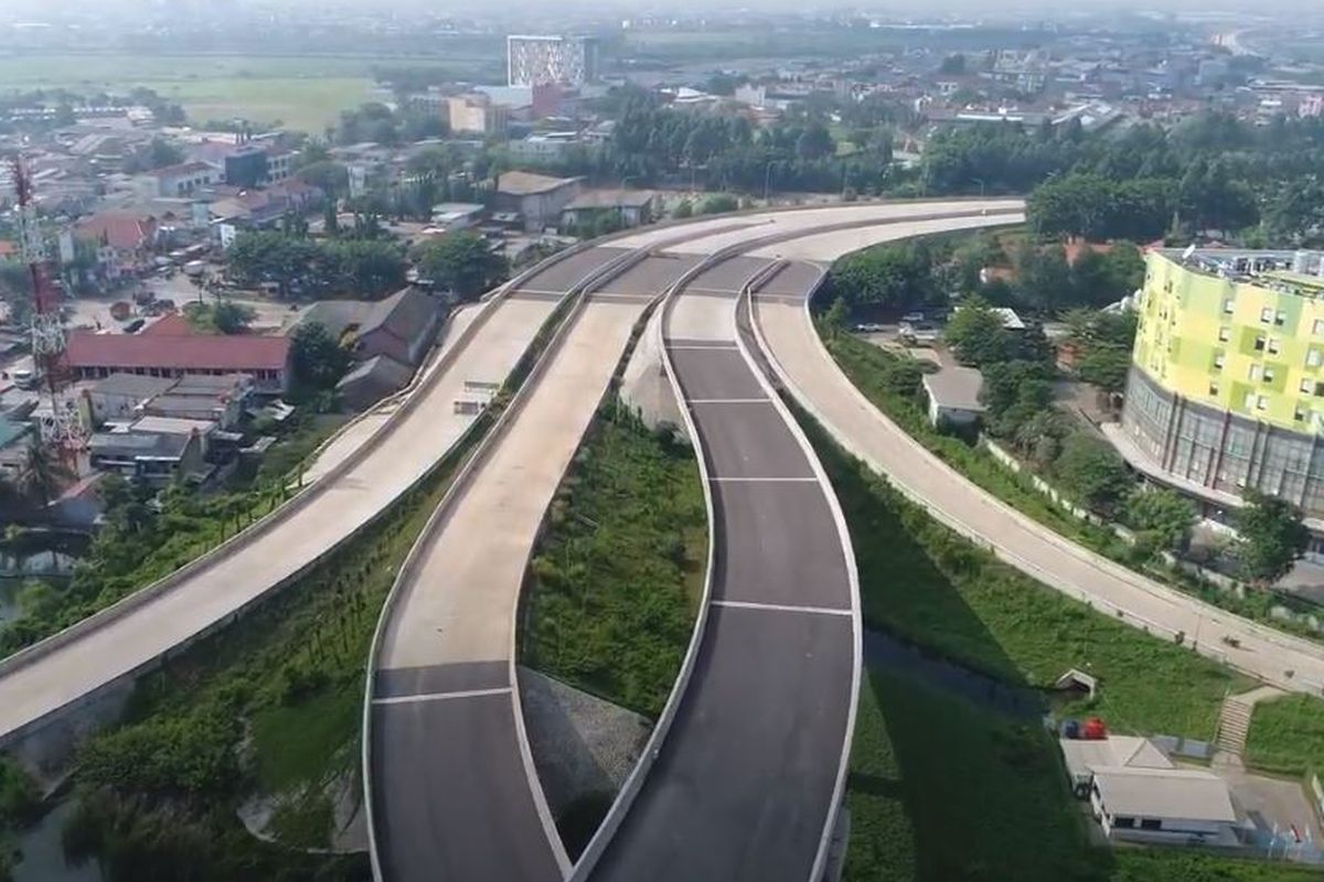Sebagian ruas Tol Cengkareng-Batuceper-Kunciran stap beroperasi fungsional jelang Libur Natal 2020 dan Tahun Baru 2021. Tampak dalam gambar Simpang Susun Benda.
