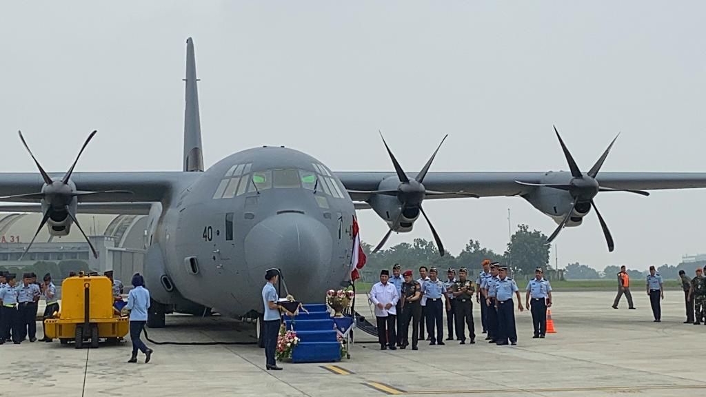 Menhan Prabowo Serahkan Pesawat Super Hercules C-130J kepada TNI AU