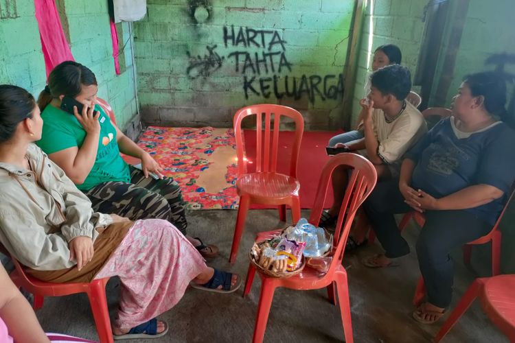 Rumah duka Adhi Putra Krismawan (23), korban pengeroyokan, di Kelurahan Kampung Baru, Kecamatan Buleleng, Kabupaten Buleleng, Provinsi Bali.