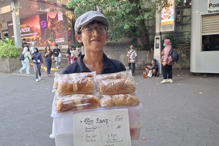 Muhammad Penjual Roti Pilih Sekolah PKBM Paket C: Biar Tetap Bisa Bantu Ibu Jualan