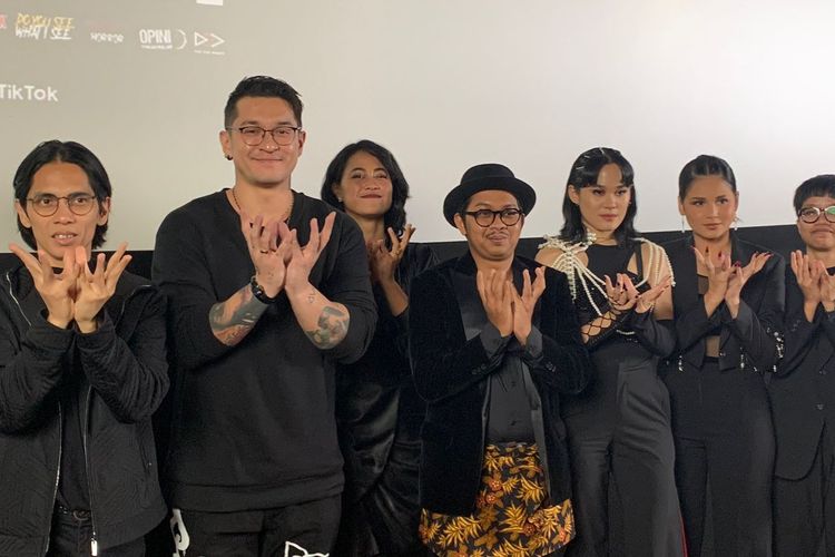 Para pemeran, sutradara, hingga produser Tumbal Kanjeng Iblis saat ditemui di XXI PIM 2, Jakarta Selatan pada Selasa (20/12/2022).