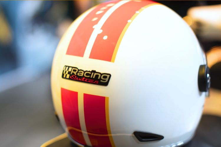 Helm Vespa Racing Sixties