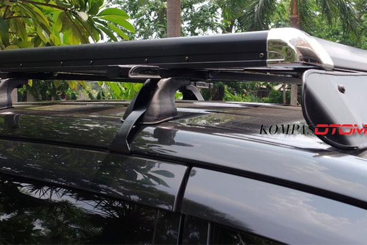 Tambahan roof rack untuk antisipasi kekurangan kapasitas kabin saat mudik.