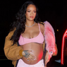 Temui Keluarga ASAP Rocky, Rihanna Tampil Pakai Minidress Colorful
