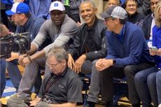 Nonton Basket, Barack Obama Pakai Sneakers Rp 1,33 Juta