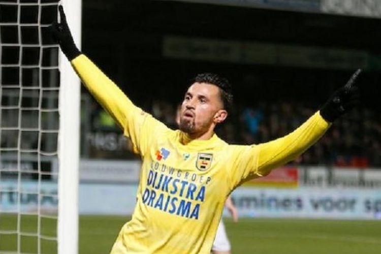 Stefano Lilipaly merayakan gol Cambuur ke gawang Helmond Sport, Sabtu (4/2/2017).