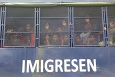 Truk Tahanan Imigrasi Malaysia Angkut 287 TKI Bermasalah ke Perbatasan
