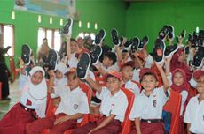 Buktikan Komitmen Bangun Kesejahteraan Masyarakat, PT GNI & SEI Bagikan Ratusan Sepatu untuk Siswa SD di Morut