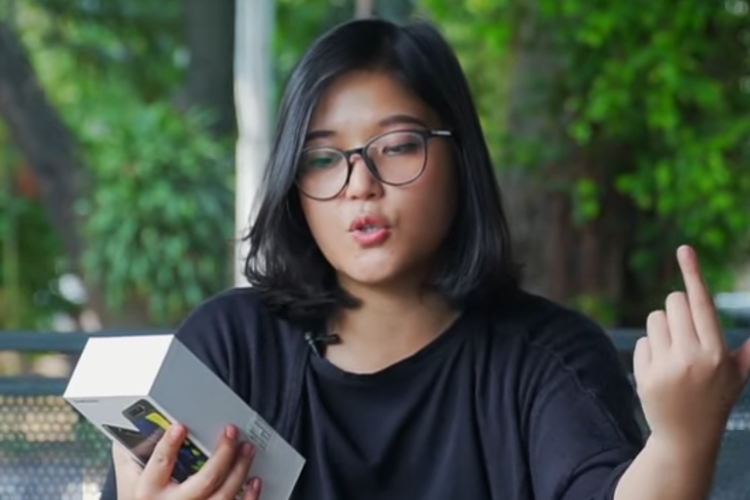 Unboxing Galaxy A80 versi Indonesia