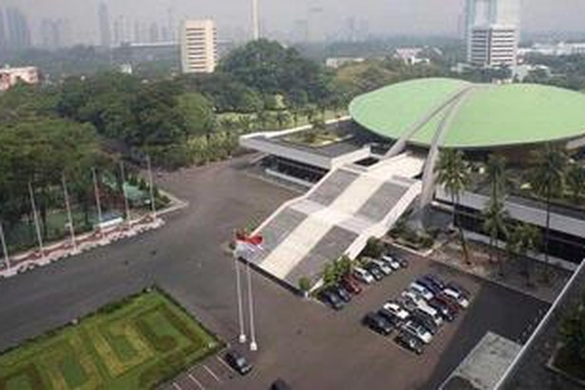 Gedung DPR - Susana gedung DPR RI, Jakarta, Jumat (22/5/2009). Sejumlah artis yang menang dalam pemilu legislatif lalu akan berkantor di gedung ini sebagai anggota legislatif periode 2009-2014.