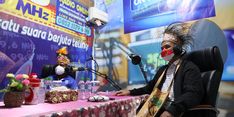 Kunjungi Radio Lokal di Jayapura, Ganjar: Ayo Gairahkan Radio dengan Kreativitas dan Inovasi