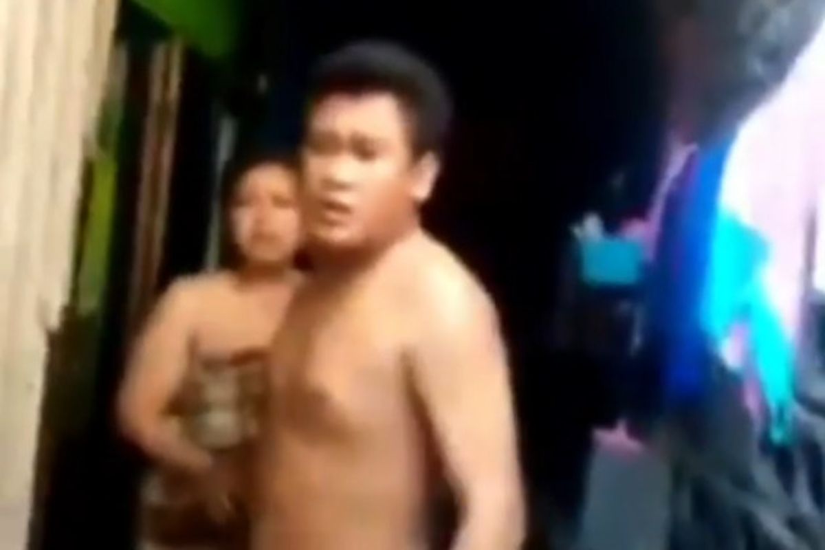 tangkapan layar video penganiyaan anak yang diduga dilakukan oleh ayah kandung di Duren Sawit, Jakarta Timur