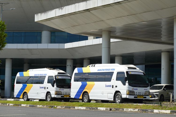 Ilustrasi bus Damri.