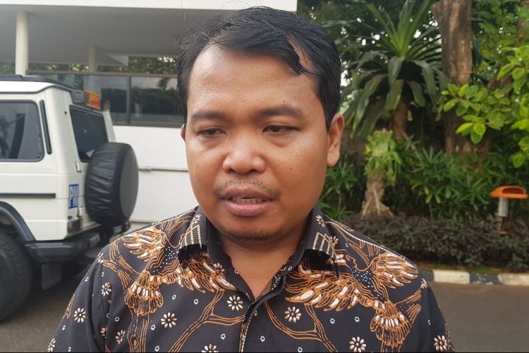 Ketua KPAI Susanto saat datang ke Istana Wakil Presiden, Jalan Medan Merdeka Utara, Jakarta Pusat, Senin (25/11/2019).