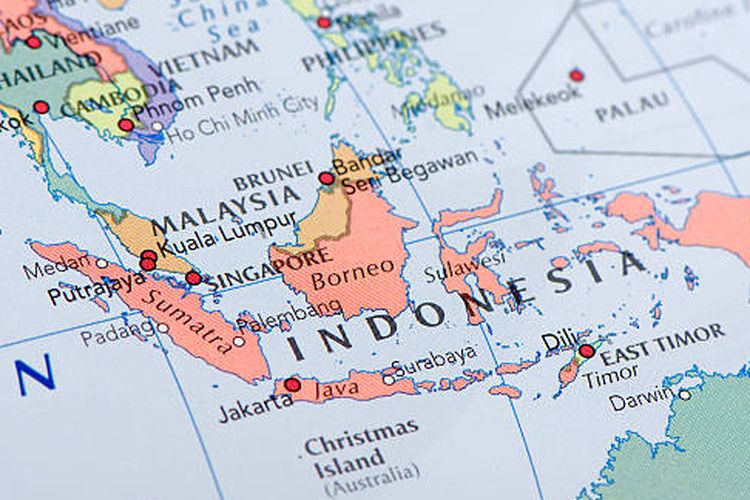 Ilustrasi peta Indonesia. eberadaan fenomena megathrust di Indonesia tidak lepas dari letak geologisnya yang berada di pertemuan tiga lempeng tektonik utama dunia