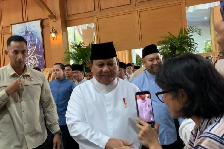 Antusias Warga Saat Halalbihalal di Istana, Teriakan 