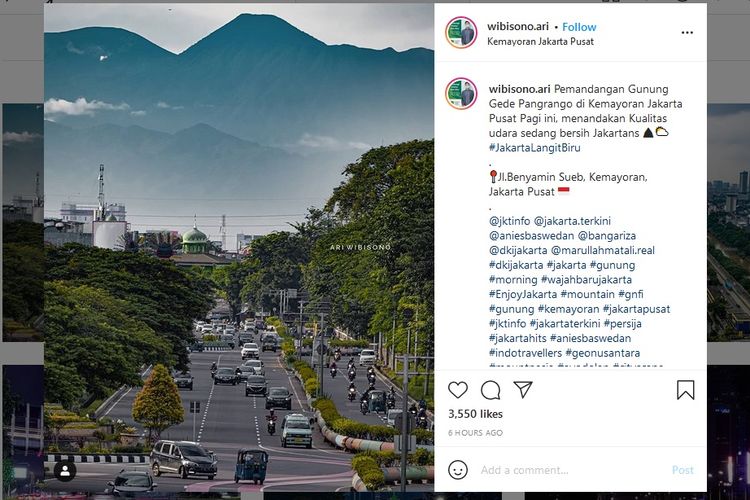 Pemandangan Gunung Gede Pangrango dilihat dari Kemayoran, Jakarta Pusat, Rabu (17/2/2021) pagi.
