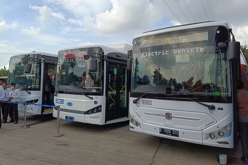 Selama Uji Coba, Naik Bus Listrik Kampung Melayu-Tanah Abang Gratis