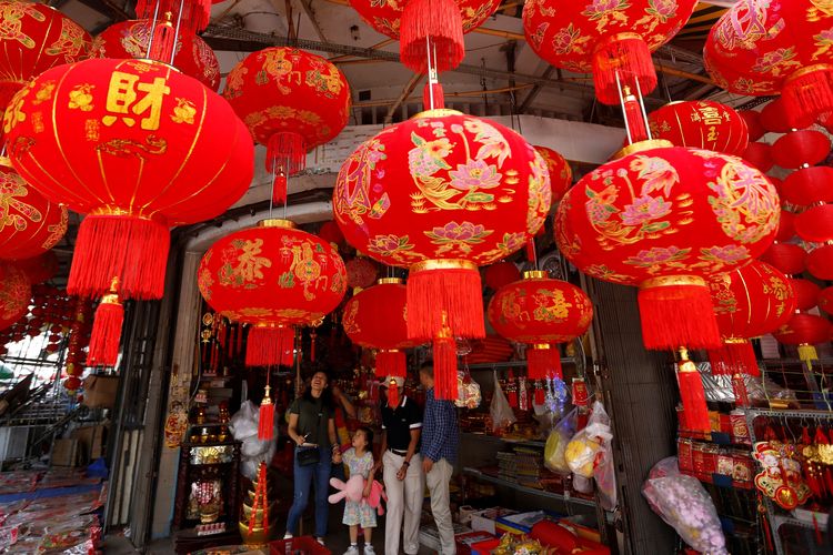 Lampion berwarna merah yang kerap dipasang saat perayaan tahun baru china.