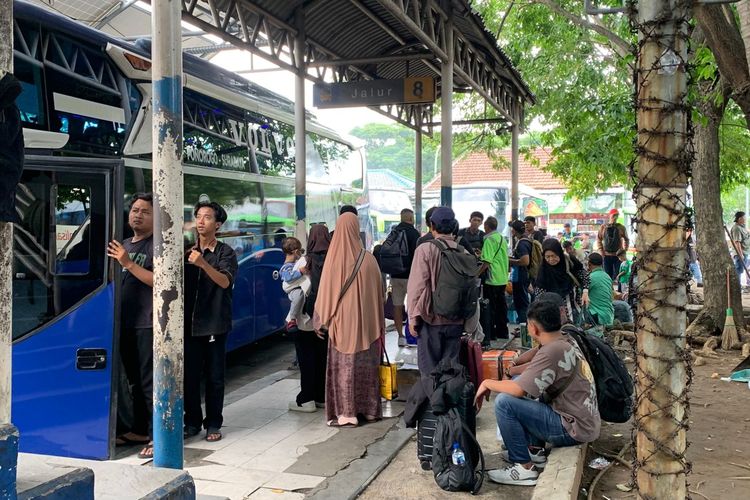 Rute Favorit Mudik 2026 di Terminal Purabaya: Kediri hingga Solo Padat