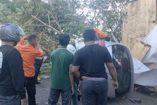 Dosen ITS Alami Kecelakaan, Mobilnya Tabrak Pohon dan Terbalik