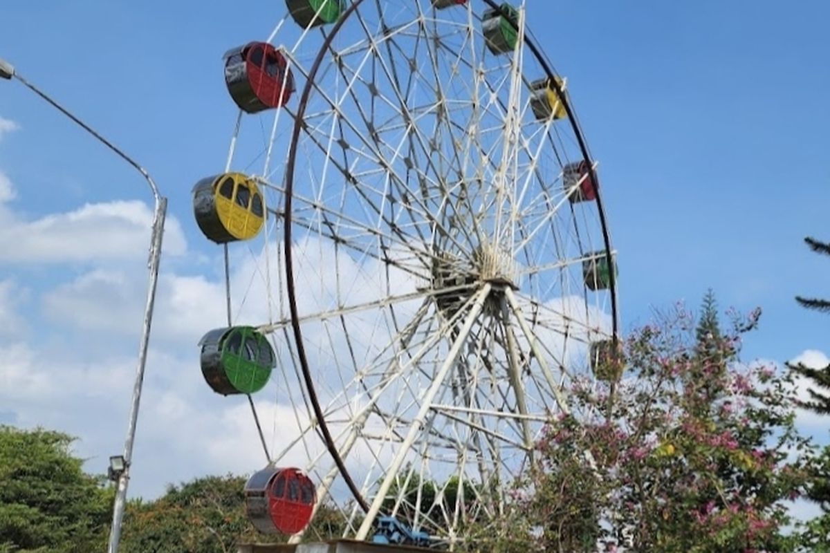 Kondisi bianglala di Alun-alun Kota Batu beberapa waktu lalu. 