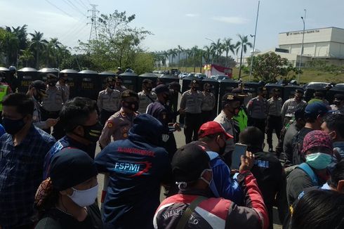 Cegah Demontran Tutup Jalan dan Sweeping, 1.700 Personel Polisi-TNI Jaga Kawasan Industri Kabupaten Bekasi