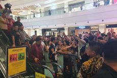 Ditemani Bobby, Jokowi Malam Mingguan di Mall Centre Point Medan