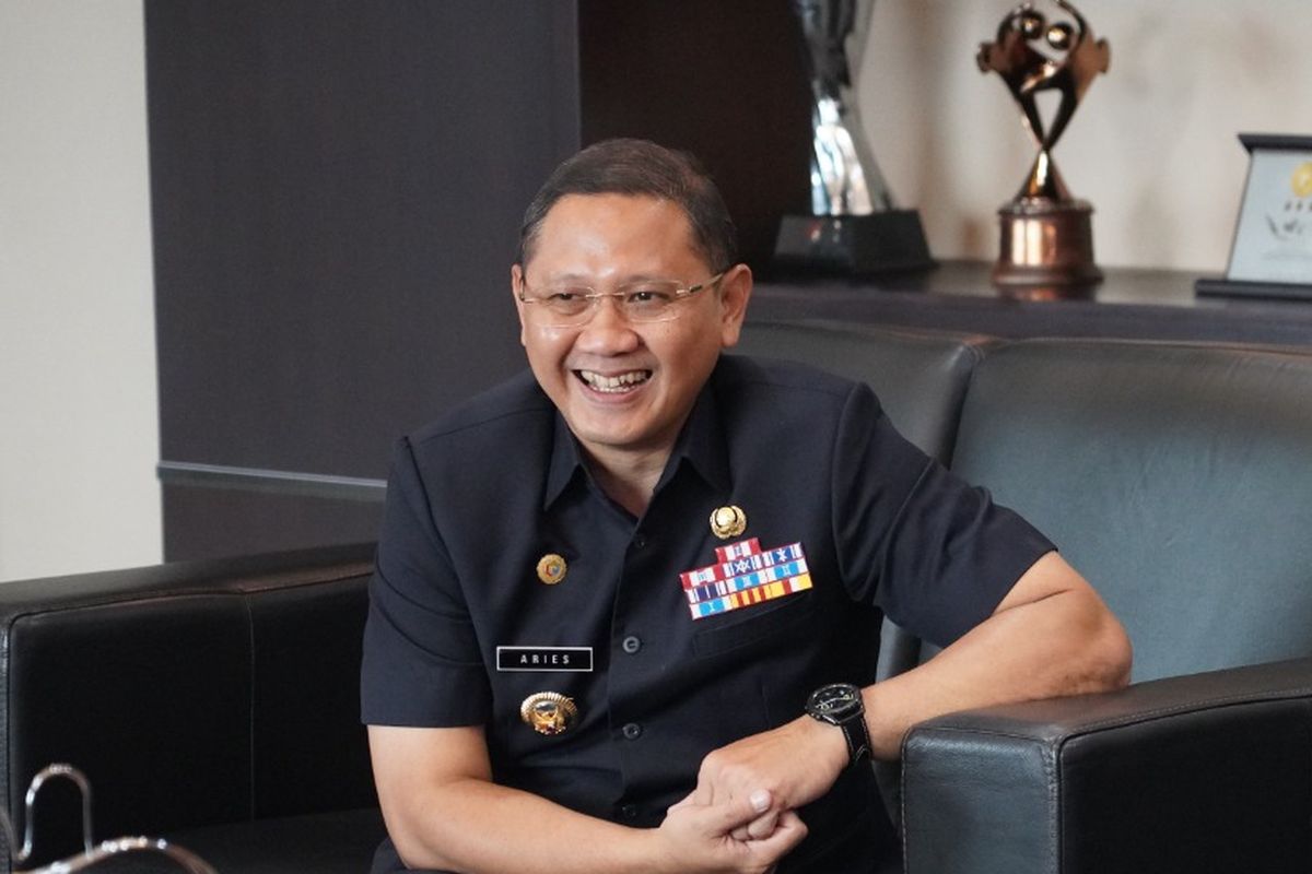 Aries Agung Paewai saat menjabat Penjabat (Pj) Wali Kota Batu.  