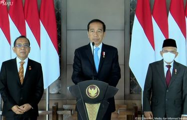 Presiden Joko Widodo dalam keterangan persnya dari Bandara Soekarno Hatta sebelum keberangkatan menuju Belgia pada Selasa (13/12/2022).