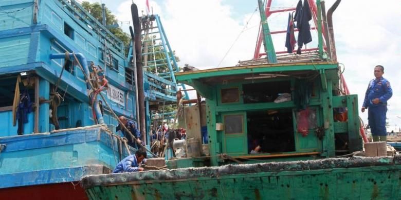 Ilustrasi: Direktorat Polisi Perairan, Mabes Polri, menangkap 2 kapal Vietnam yang melakukan penangkapan ikan secara ilegal di wilayah perairan Indonesia. Kapal beserta seluruh ABK kemudian dibawa menuju markas Dit Polair Polda Kalbar, Kamis (3/3/2016).