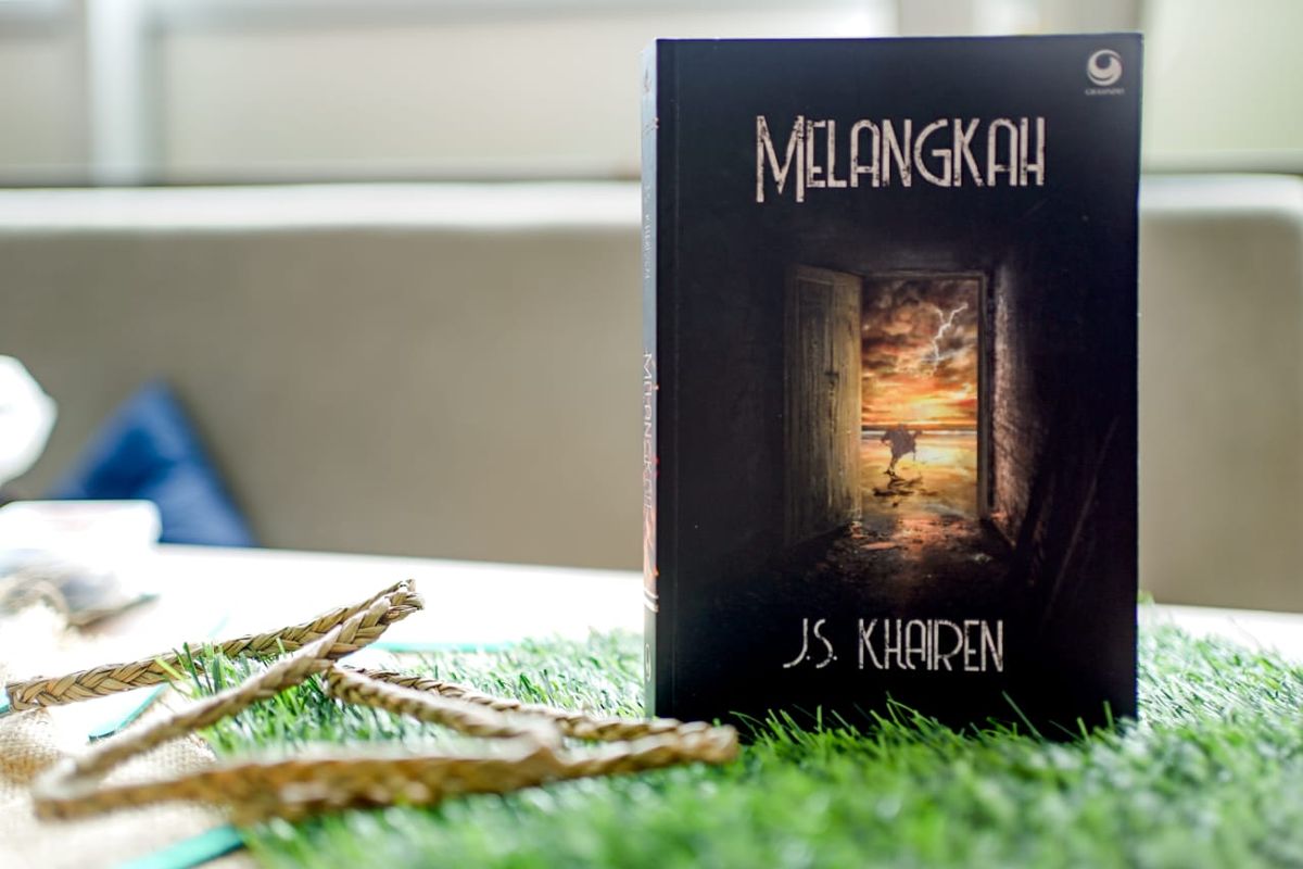 Buku Melangkah karya Khairen terbitan Grasindo