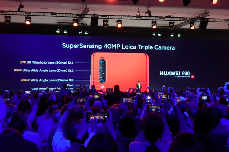 Konfigurasi kamera Huawei P30 saat diperkenalkan di Paris, Perancis, Selasa (26/3/2019).