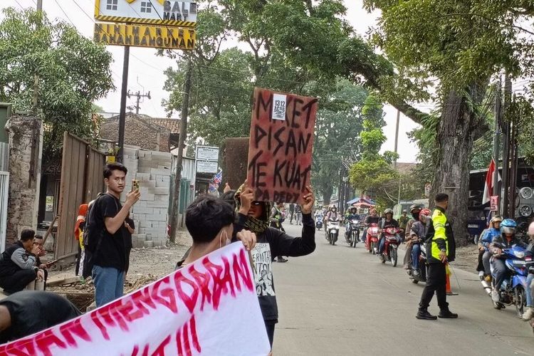 Jembatan Munjul 2 Kabupaten Bandung Mandek dan Picu Macet, Warga Tuntut Percepatan