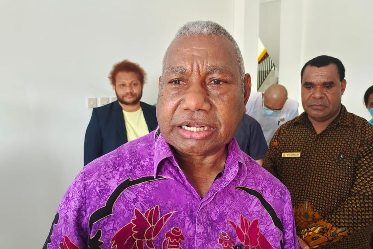 Dominggus Mandacan Gubernur Papua Barat Periode 2017-2022