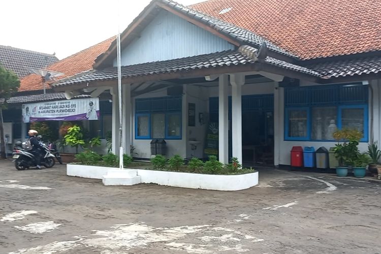 Sebanyak 39 SDN di Kabupaten Purworejo Jawa Tengah akan diregrouping karena kekurangan murid. Selain itu Regrouping juga untuk memberikan efektivitas belajar bagi guru dan murid. 