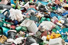 Saat Kebijakan Ketat Nol-Covid di Hong Kong Malah Ciptakan Gunung Sampah Plastik...