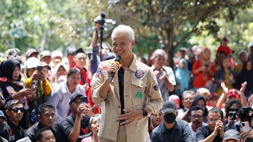 Dua Warga Kecelakaan Akibat Bendera Parpol Terjatuh, Ganjar Setuju Alat Peraga Kampanye Ditertibkan