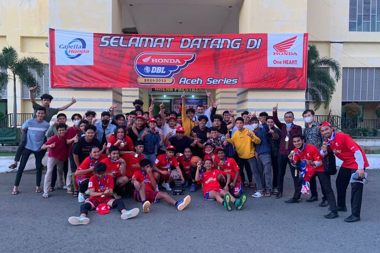 SMA Fatih Bilingual School Aceh berhasil meraih gelar juara perdana putra Honda DBL seri Aceh musim 2021. Hasil ini diperoleh setelah SMA Fatih Bilingual School mengalahkan juara bertahan SMA Methodist dengan skor 59-47.