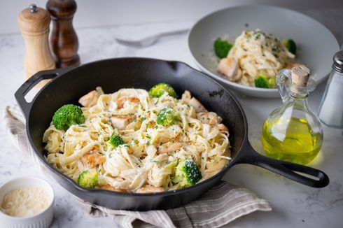 Resep Pasta Ayam Krim dan Brokoli, Masakan Praktis