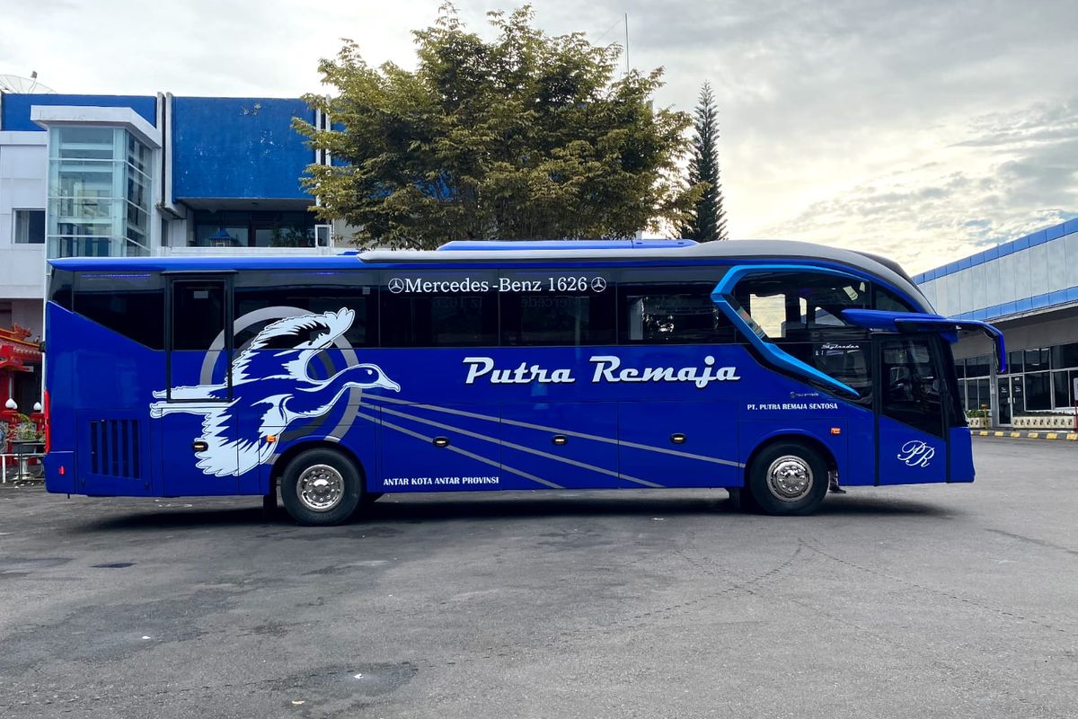 Bus baru PO Putra Remaja