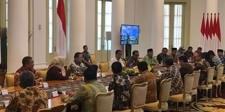 Presiden Joko Widodo, Selasa (31/7/2018) saat menerima sejumlah bupati di Ruang Garuda Istana Presiden Bogor. 