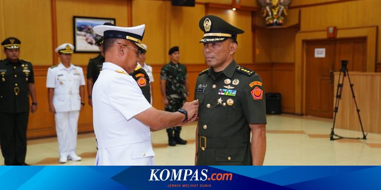 Kapuspen TNI Laksda Julius Sertijab Wakapuspen yang Baru