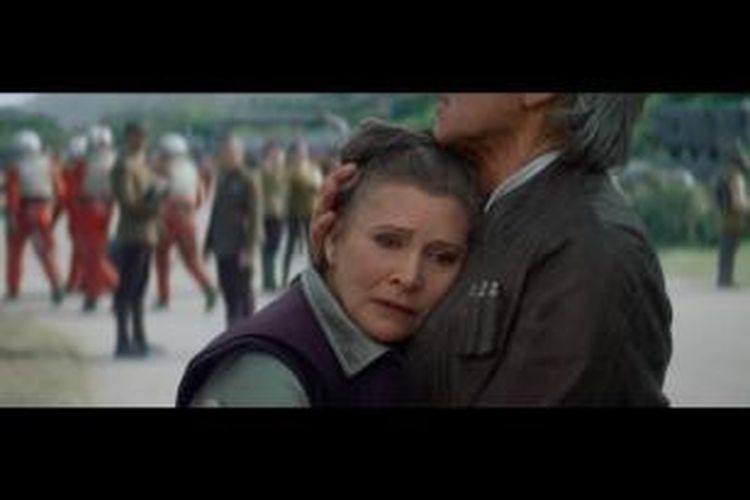 Carrie Fisher berperan sebagai Princess Leia dalam Star Wars: The Force Awakens (2015) 