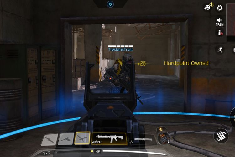 Ketika sedang dikontrol tim, Patrol Zone di Call of Duty Mobile akan berubah warna dari abu-abu menjadi biru