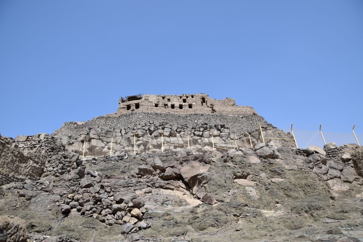 Khaybar Fort, situs bersejarah dari abad ke-7 yang menjadi saksi peradaban Yahudi Arab dan pertempuran dalam sejarah Islam, menawarkan pesona arsitektur kuno di tengah lanskap vulkanik.