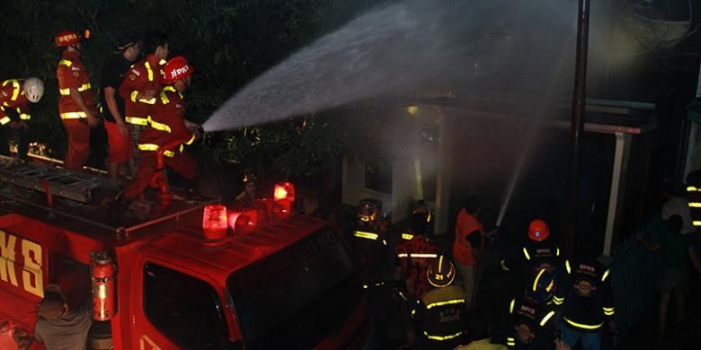 Ilustrasi mobil pemadam kebakaran