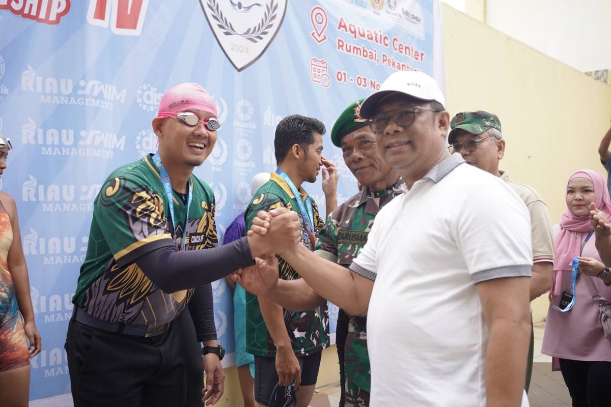 Pj Gubernur Riau Komitmen Dukung Pengembangan Atlet Muda Cabor Renang