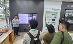 Berkunjung ke Pabrik Pintar Schneider Electric di Batam, Kolaborasi Manusia dan AI