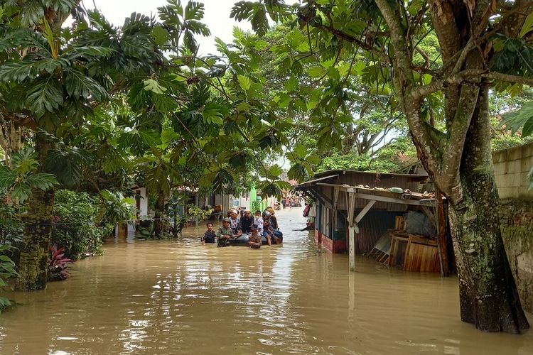 Banjir merendam 1.237 rumah warga di Kabupaten Lebak, Selasa (14/9/2021).